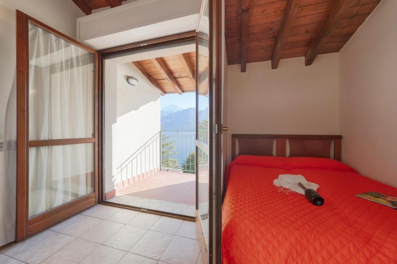 2-Bedroom Lakeview Apartment At The Lake Acquaseria Kültér fotó